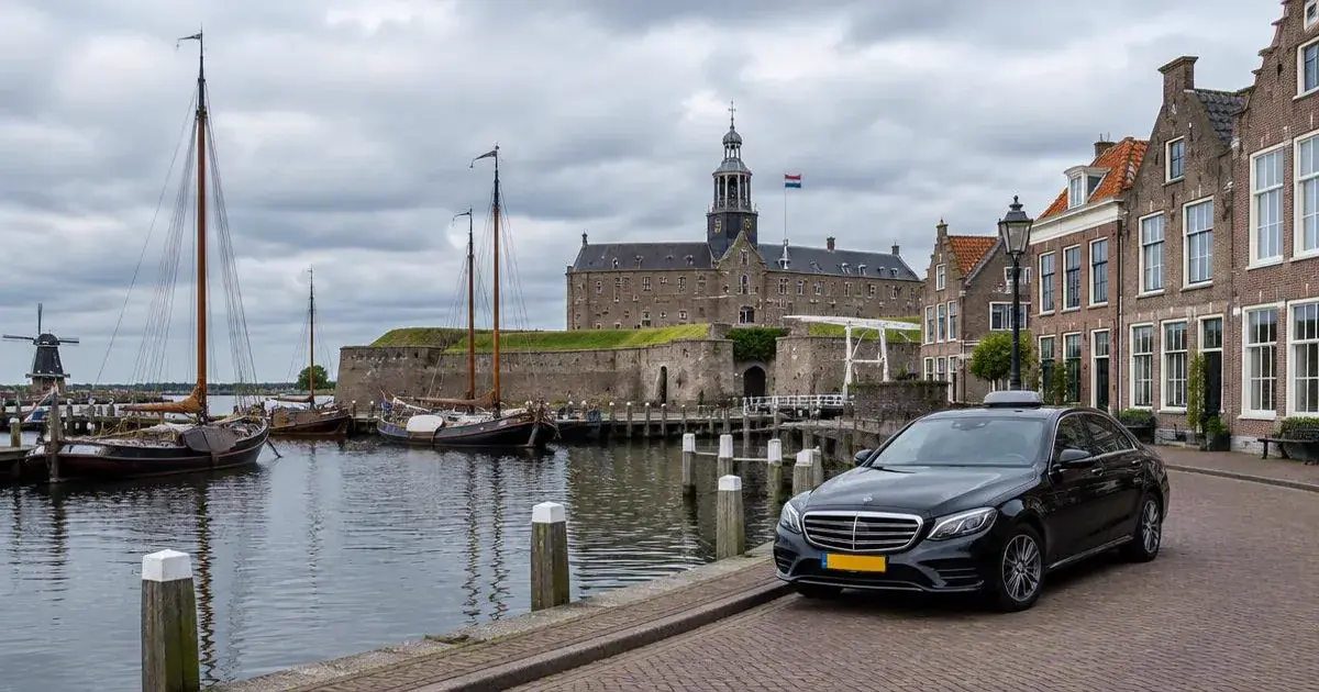 Taxi in Hellevoetsluis bij de vesting en de haven